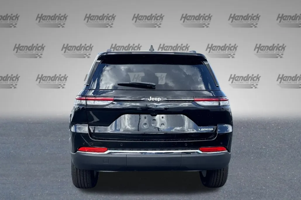 2025 Jeep Grand Cherokee Laredo X photo 1