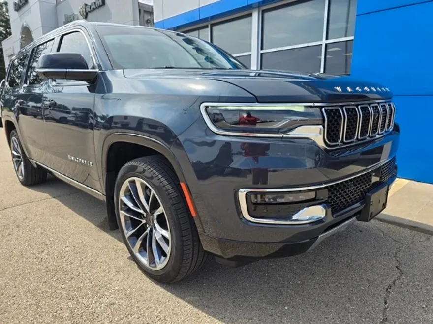 2023 Jeep Wagoneer L Series III photo 1