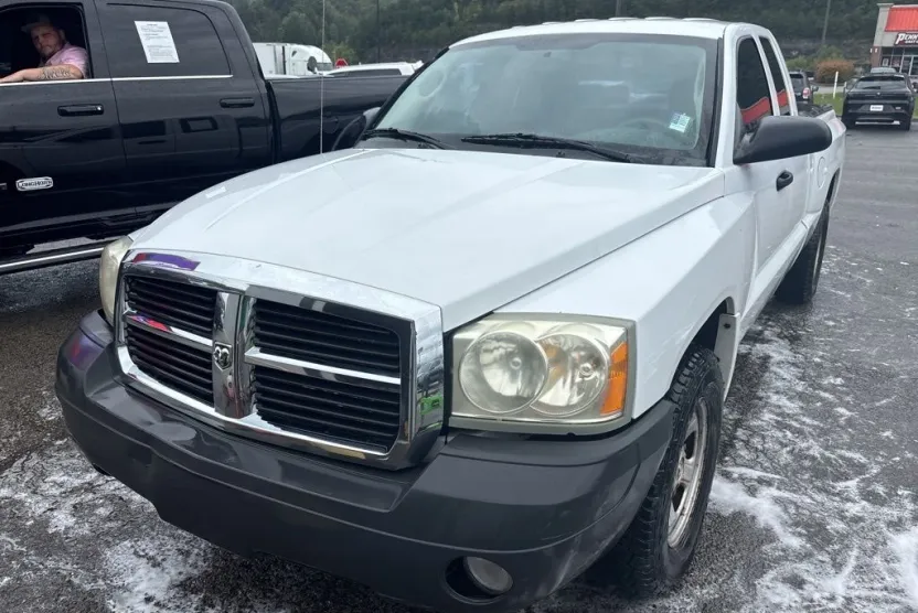 2005 Dodge Dakota ST photo 1