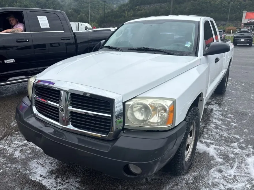 2005 Dodge Dakota ST photo 1