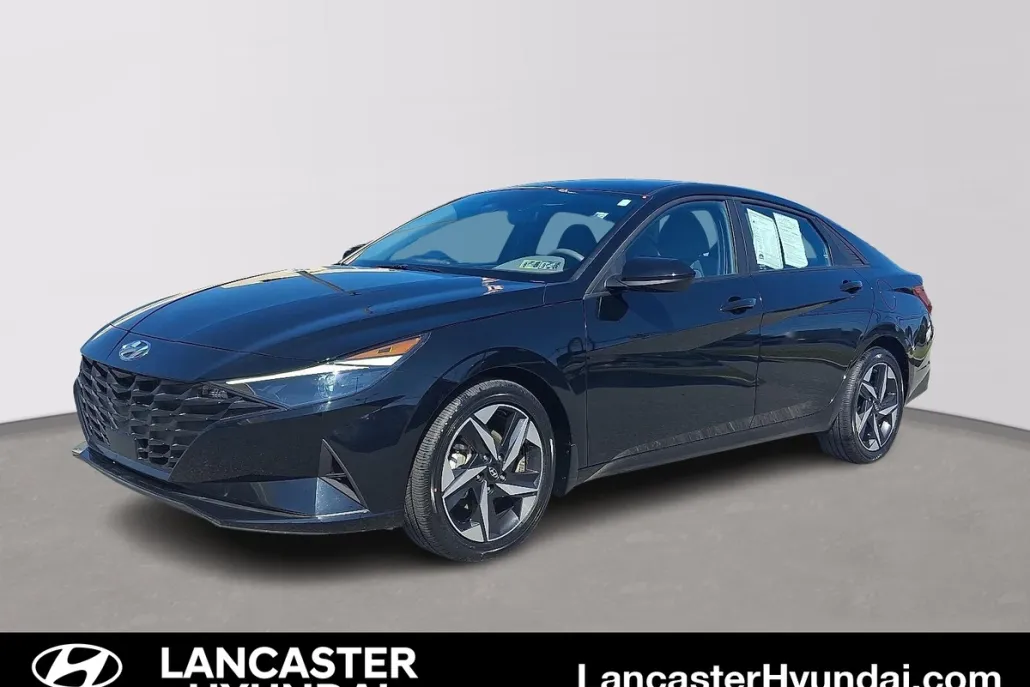 2023 Hyundai Elantra SEL photo 1