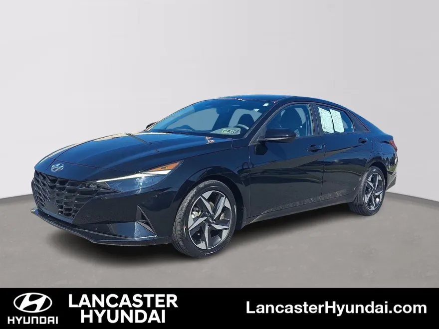 2023 Hyundai Elantra SEL photo 1