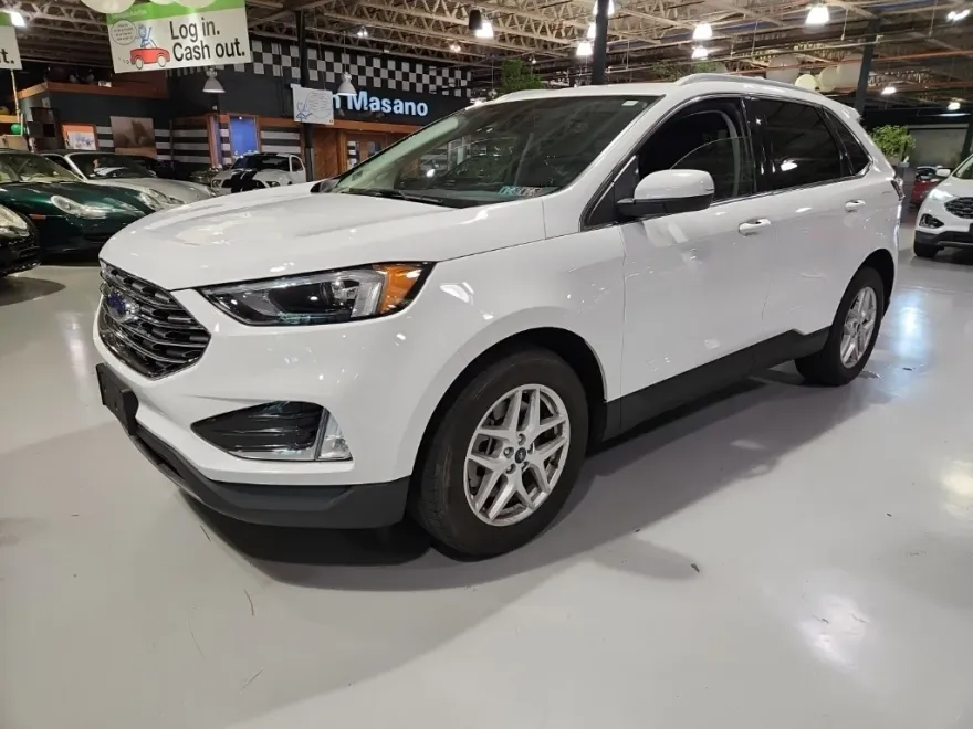 2022 Ford Edge SEL photo 1