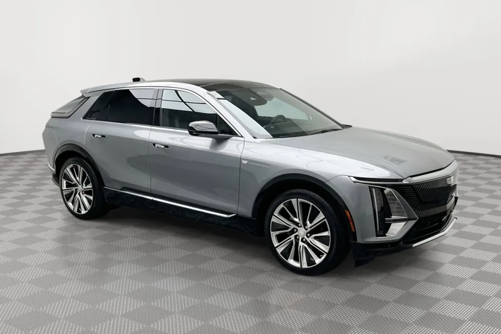 2024 Cadillac Lyriq Luxury photo 1