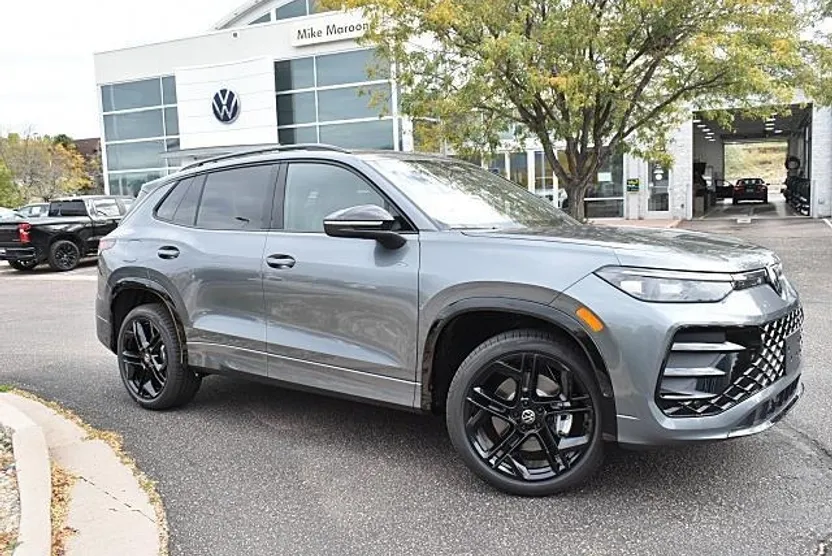 2025 Volkswagen Tiguan SE R-Line Black photo 1
