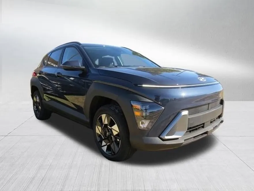 2025 Hyundai Kona SEL photo 1