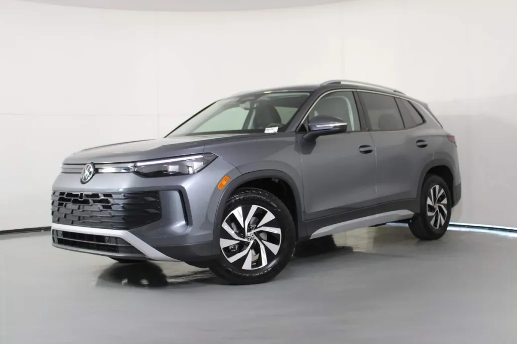 2025 Volkswagen Tiguan S photo 1