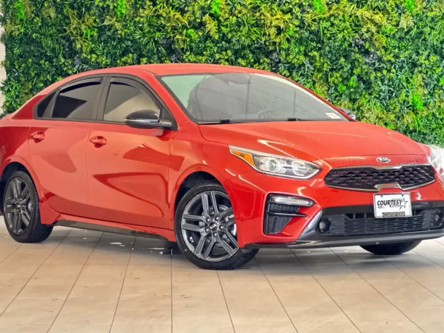 2021 Kia Forte GT-Line photo 1