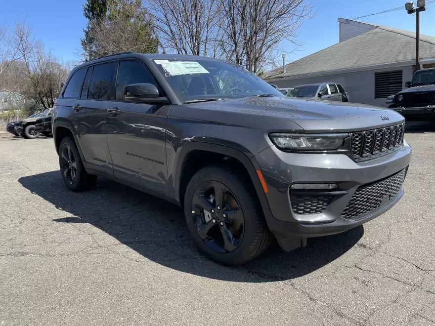 2025 Jeep Grand Cherokee Limited photo 1