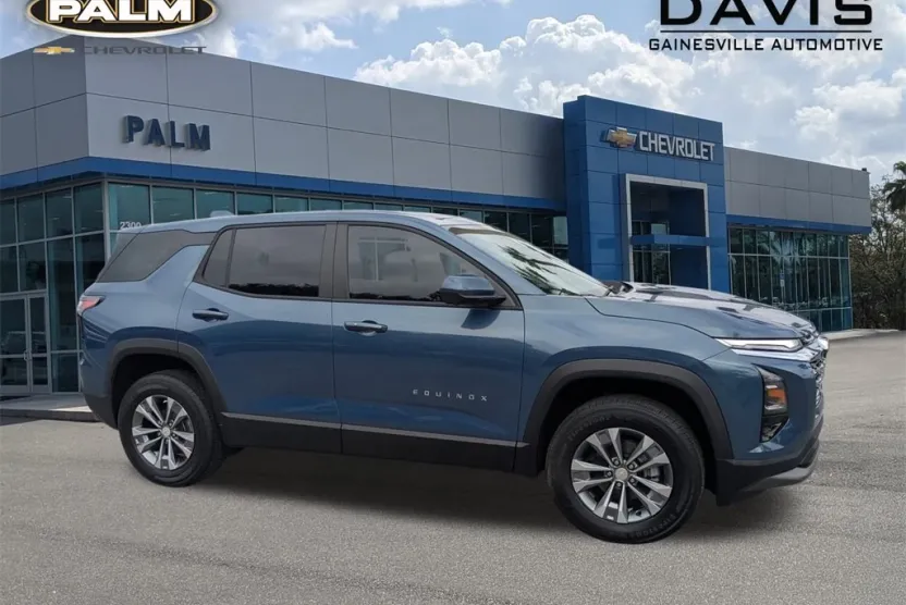 2026 Chevrolet Equinox LT photo 1