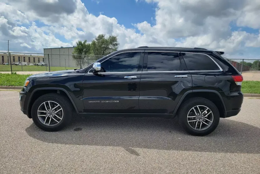 2020 Jeep Grand Cherokee Limited photo 1