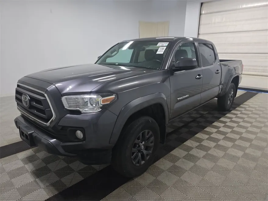 2022 Toyota Tacoma SR5 V6 photo 1