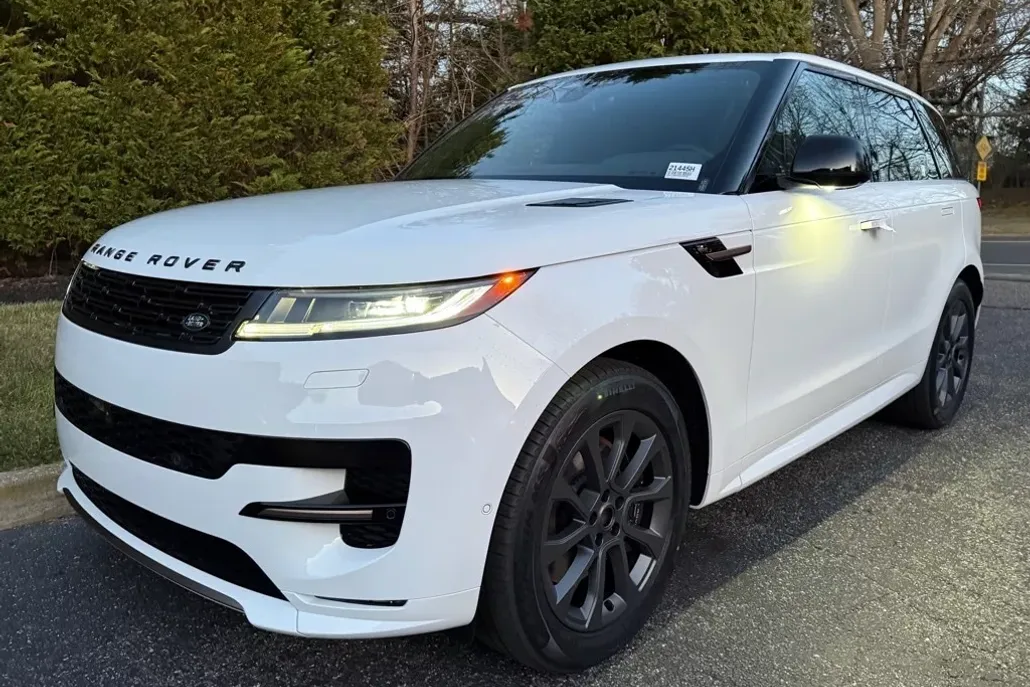 2025 Land Rover Range Rover Sport SE photo 1