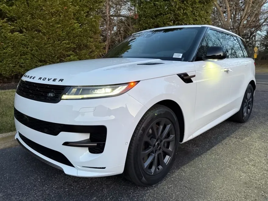 2025 Land Rover Range Rover Sport SE photo 1