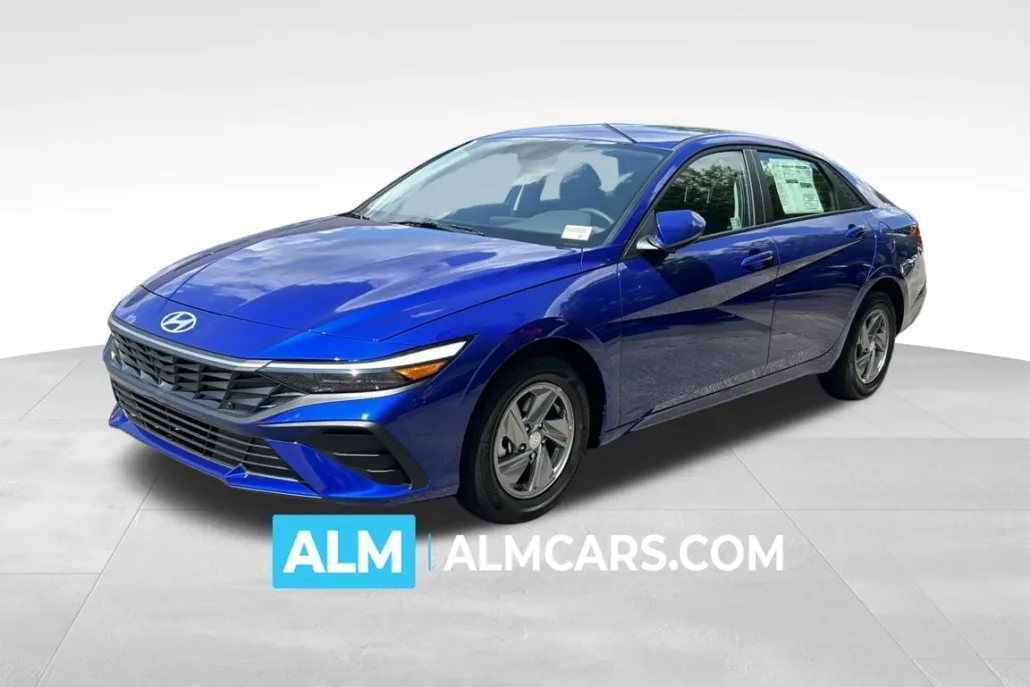 2025 Hyundai Elantra SE photo 1