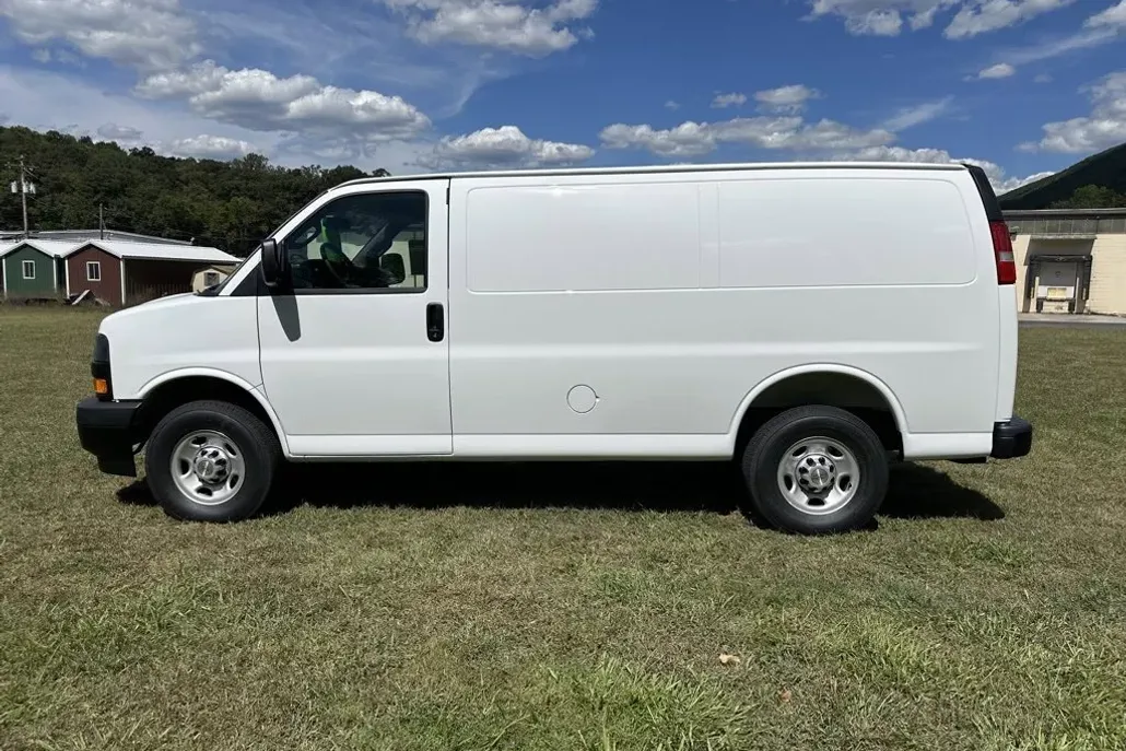 2025 Chevrolet Express Cargo 3500 Van photo 1