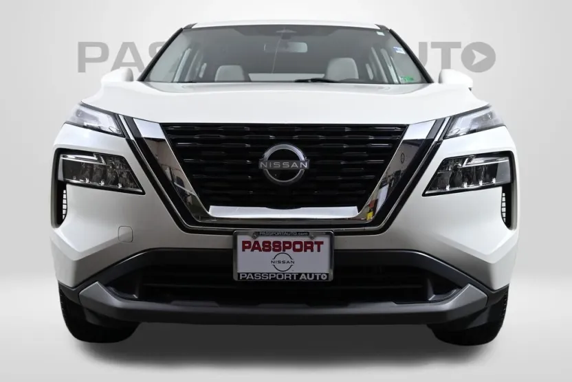 2023 Nissan Rogue SV photo 1