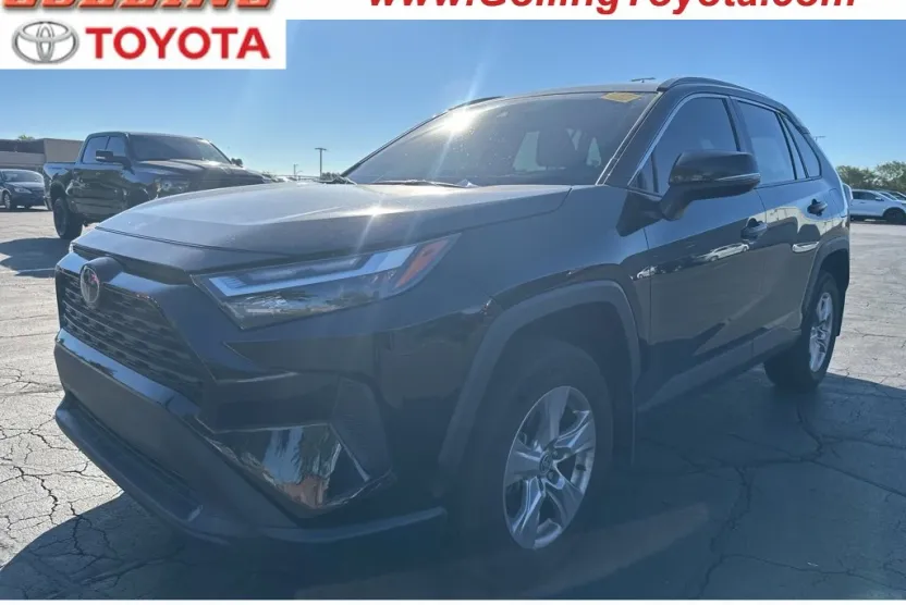 2024 Toyota RAV4 XLE photo 1