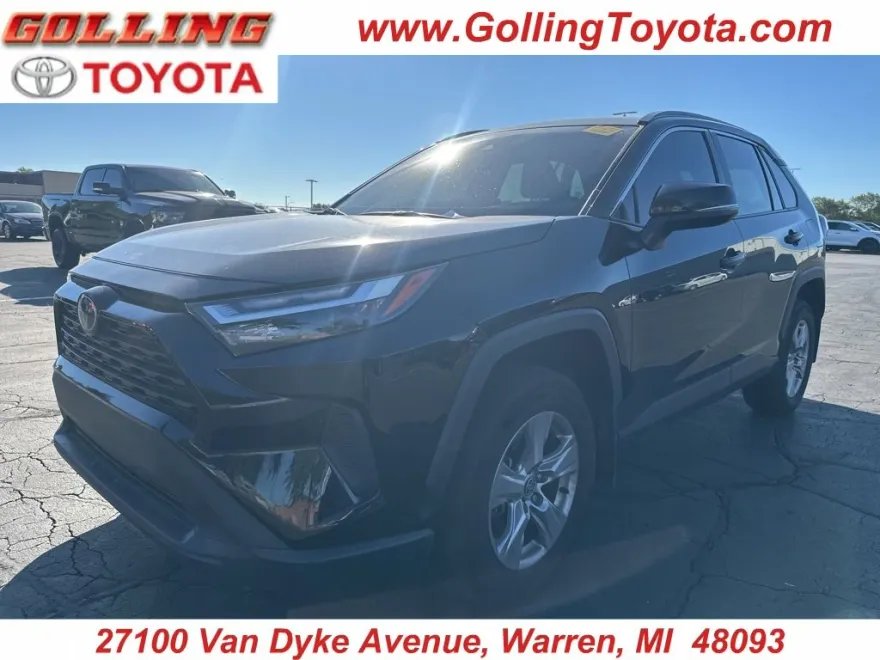 2024 Toyota RAV4 XLE photo 1