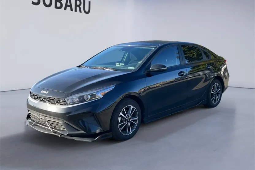 2024 Kia Forte LXS photo 1