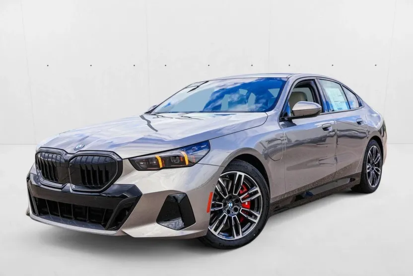2026 Bmw 550e xDrive photo 1