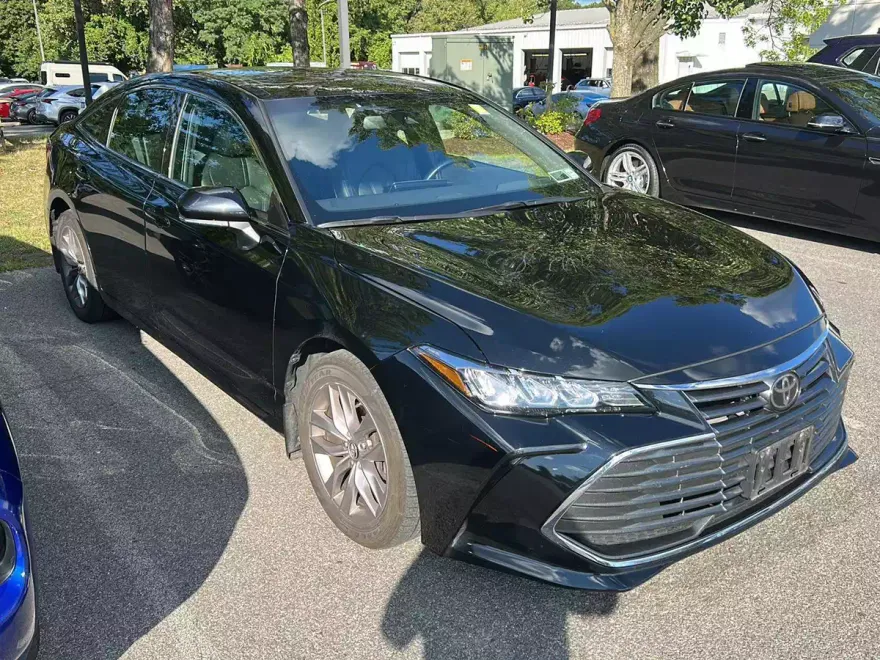 2019 Toyota Avalon XLE photo 1