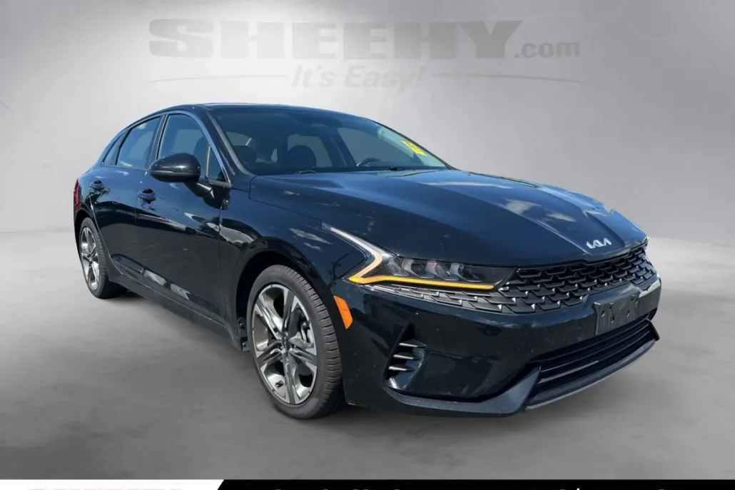 2022 Kia K5 LXS photo 1
