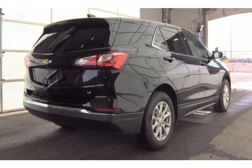 2018 Chevrolet Equinox LT photo 1