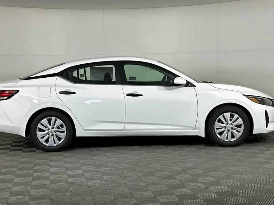 2025 Nissan Sentra S photo 1