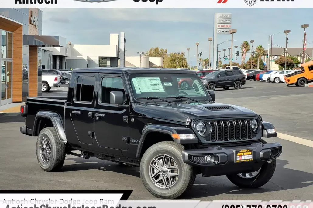 2025 Jeep Gladiator Sport S photo 1