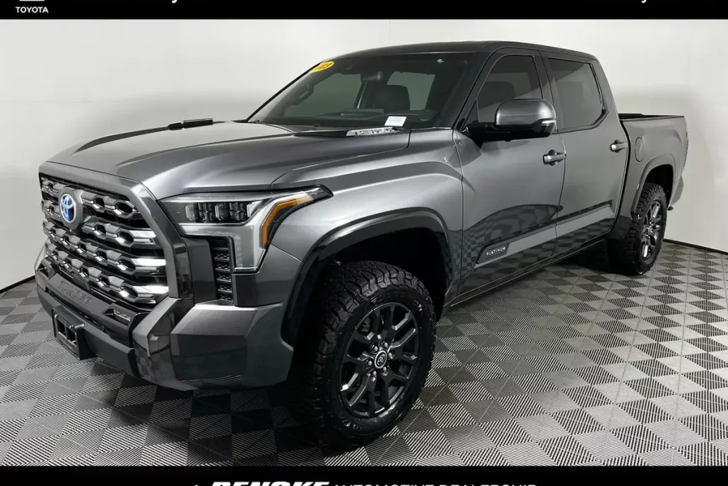 2023 Toyota Tundra Platinum photo 1