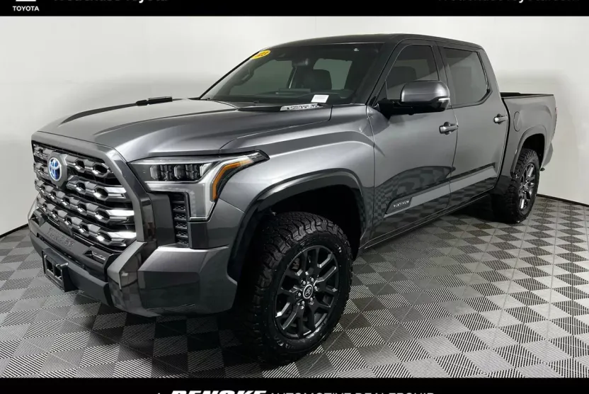 2023 Toyota Tundra Platinum photo 1