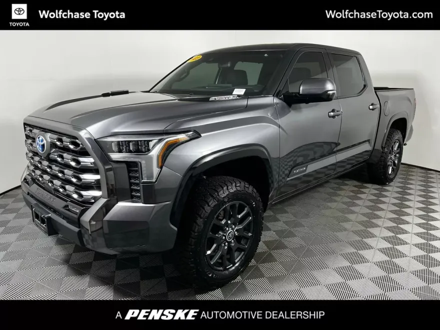 2023 Toyota Tundra Platinum photo 1