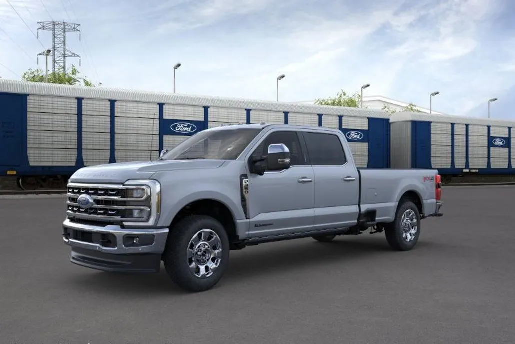 2025 Ford F-350 Lariat photo 1