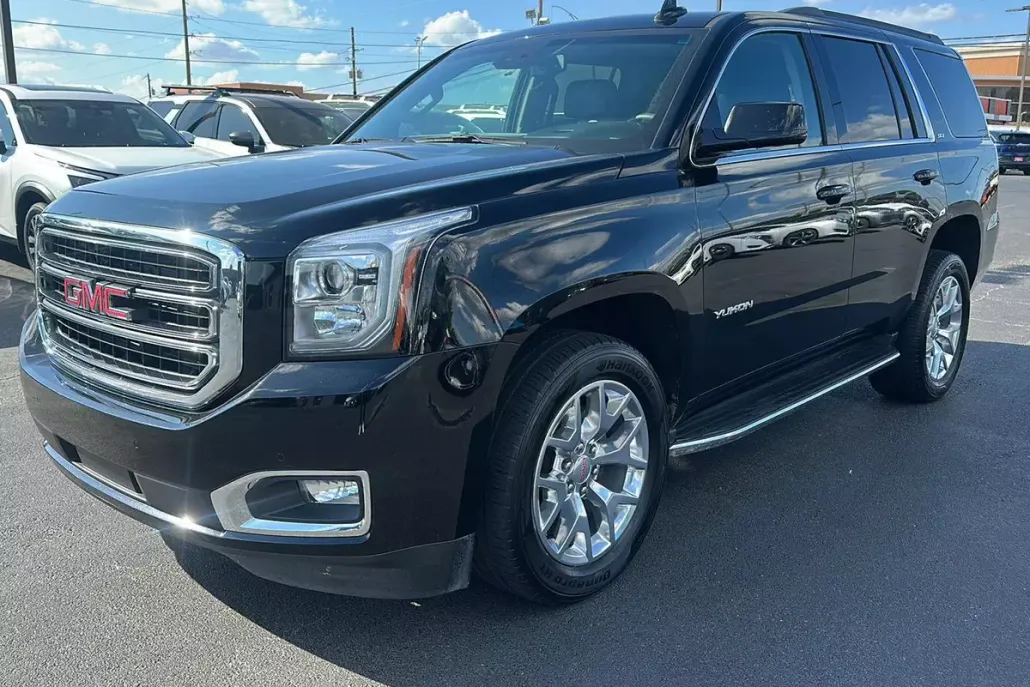 2017 Gmc Yukon SLT photo 1