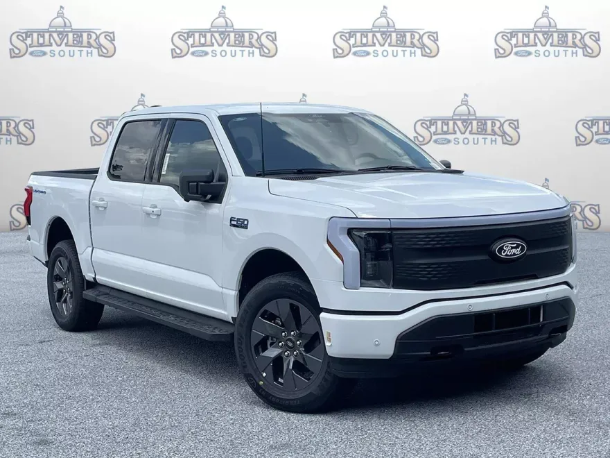 2025 Ford F-150 Lightning photo 1