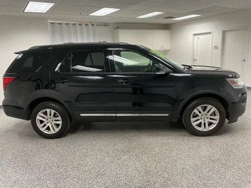 2018 Ford Explorer XLT photo 4