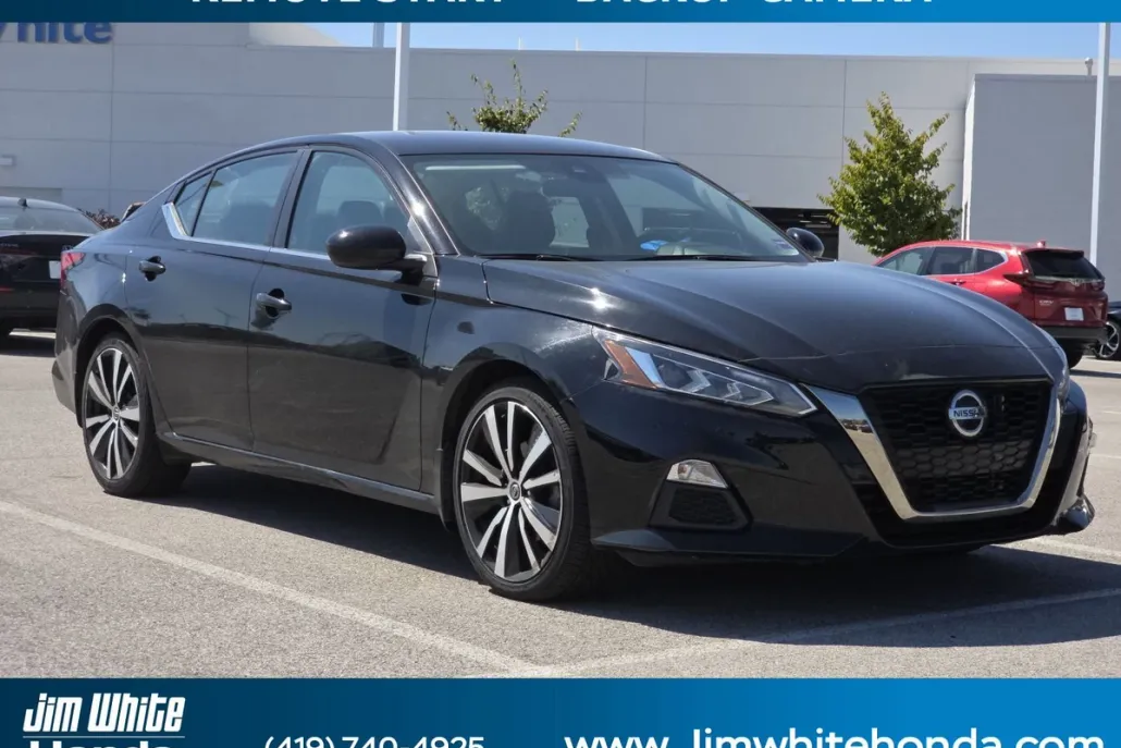 2022 Nissan Altima 2.5 SR photo 1