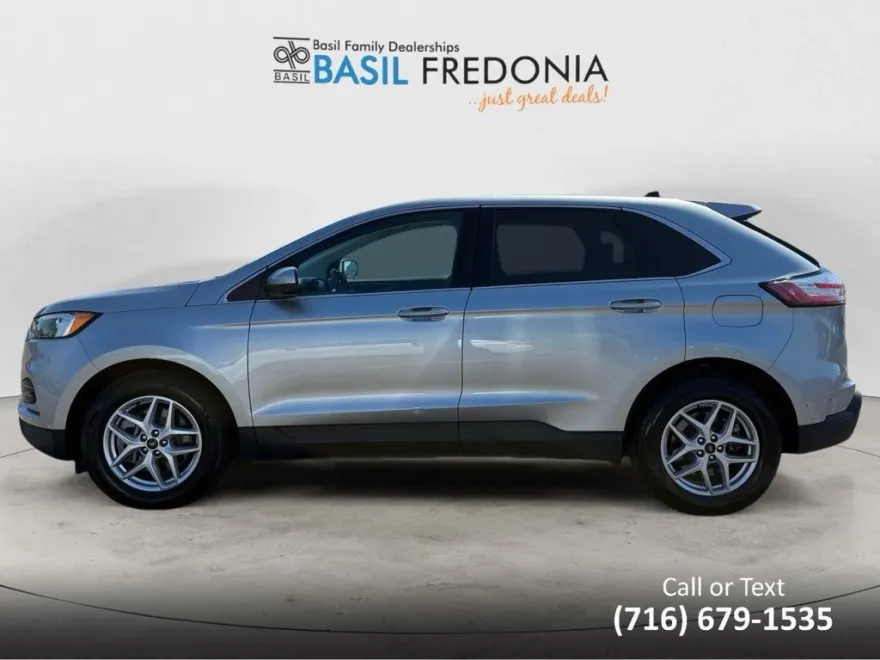 2024 Ford Edge SEL photo 1