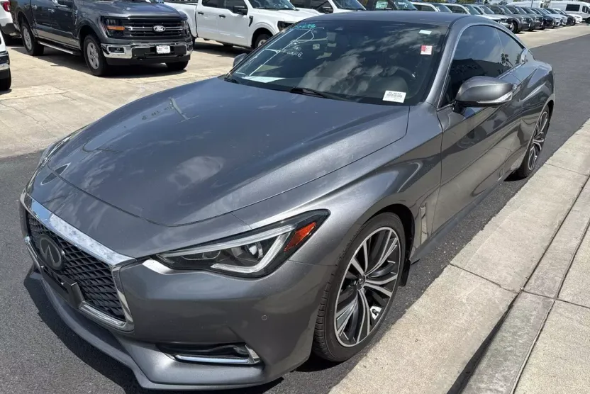 2022 Infiniti Q60 Luxe Coupe photo 1