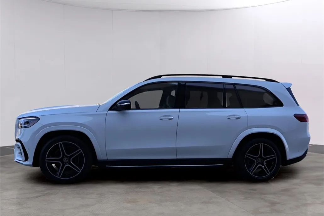 2025 Mercedes Benz GLS 450 4MATIC photo 1