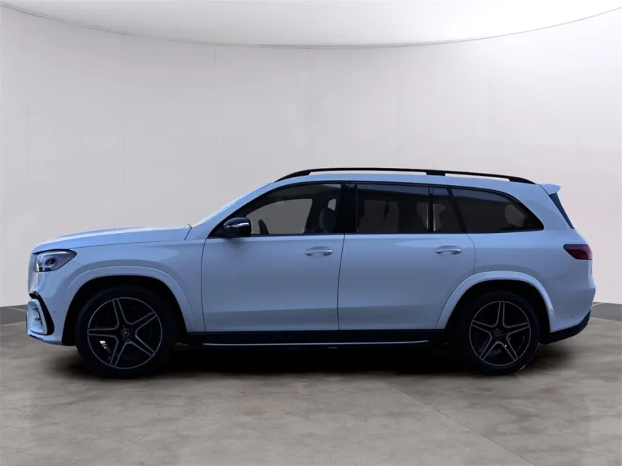 2025 Mercedes Benz GLS 450 4MATIC photo 1