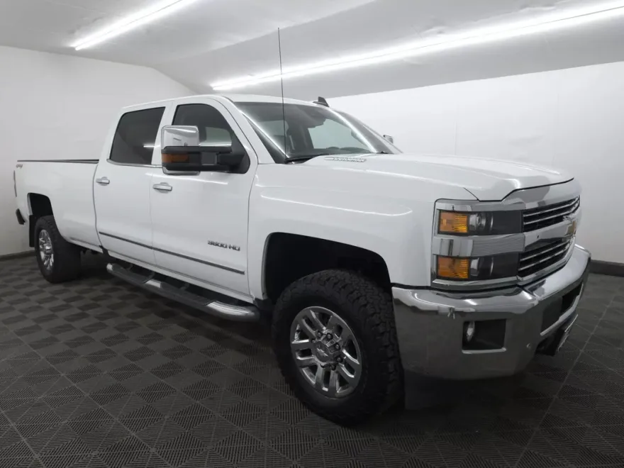 2016 Chevrolet Silverado 3500HD LTZ photo 1