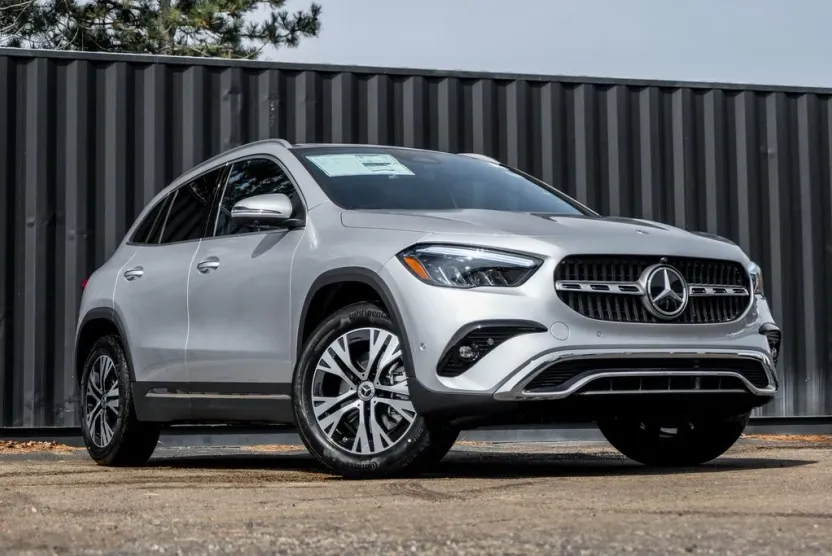 2025 Mercedes Benz GLA 250 4MATIC photo 1