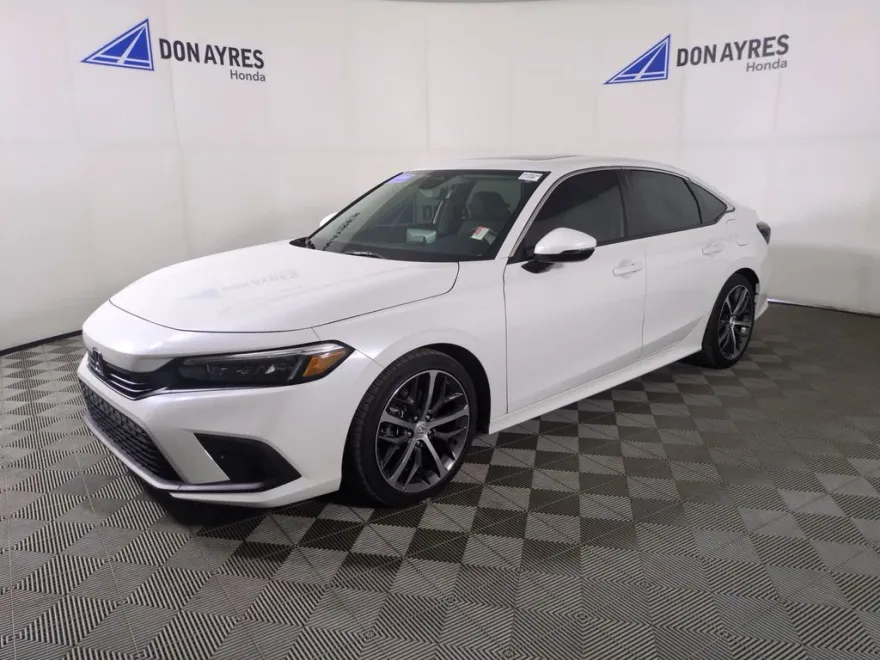 2023 Honda Civic Touring photo 1