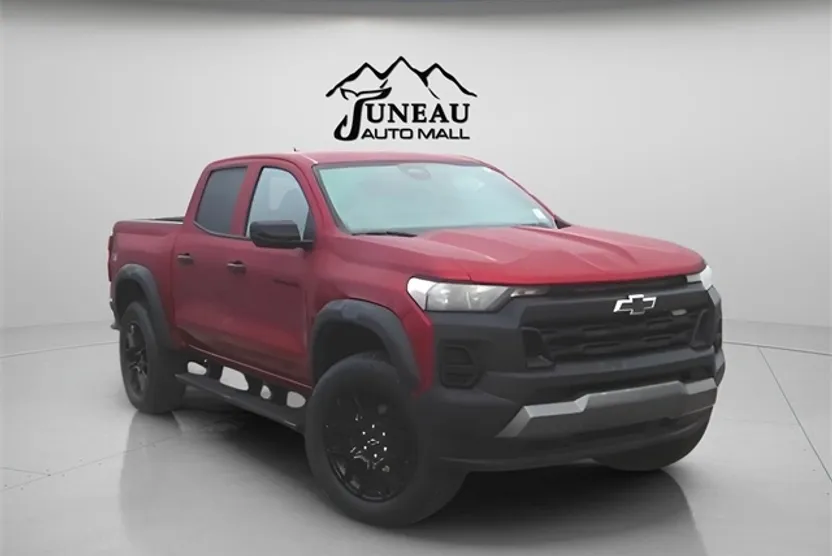 2024 Chevrolet Colorado Trail Boss photo 1