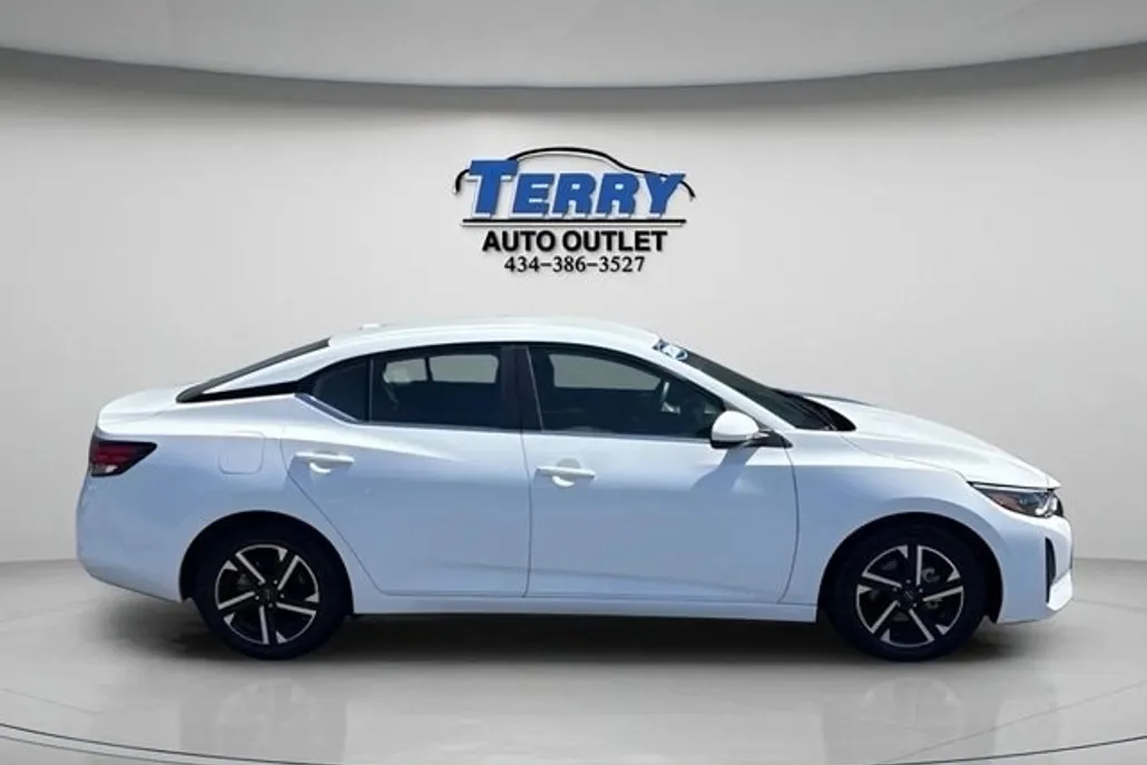 2024 Nissan Sentra SV photo 1