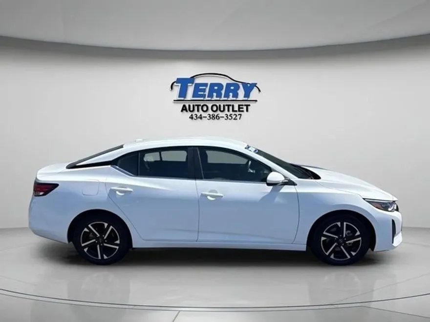 2024 Nissan Sentra SV photo 1