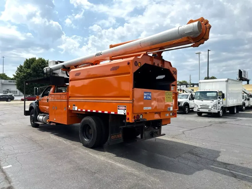 2013 Ford F-750 XL photo 1