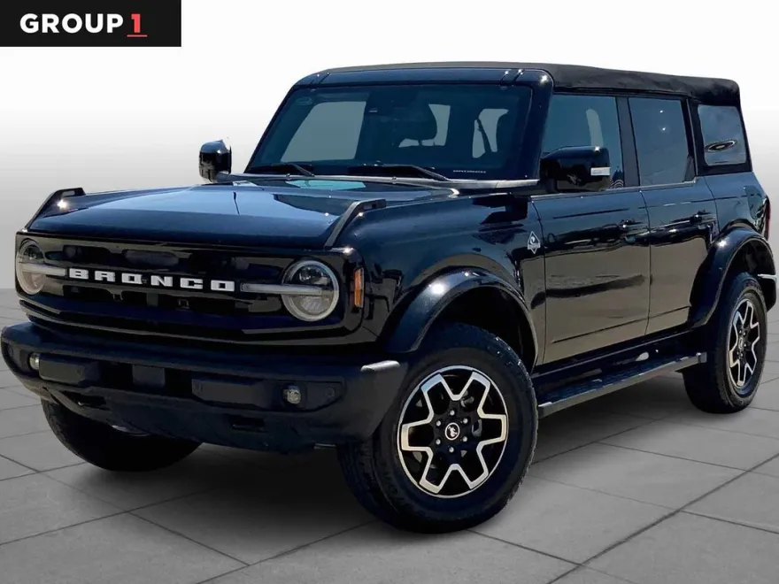 2023 Ford Bronco Outer Banks photo 1